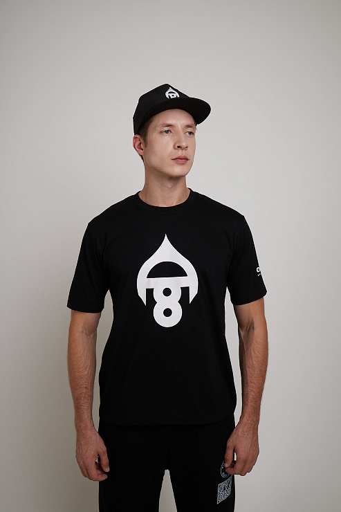 Футболка с коротким рукавом черная  