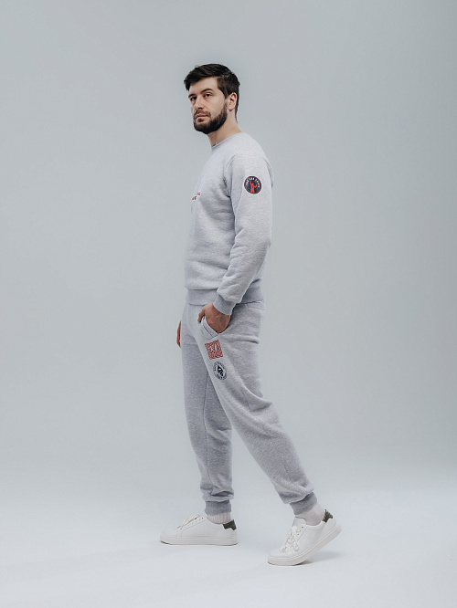 Спортивный костюм серый