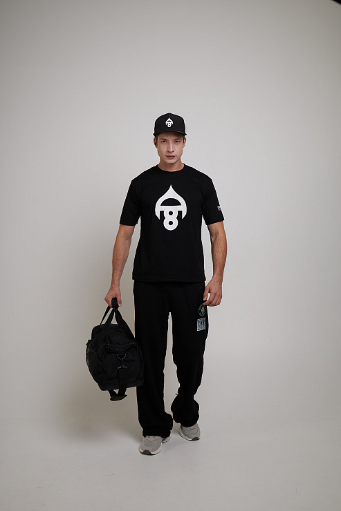 Футболка с коротким рукавом черная  